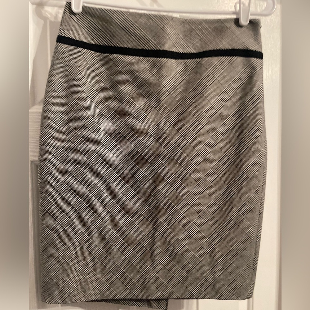 The Limited Size 2 Black and White Plaid Pencil Skirt
